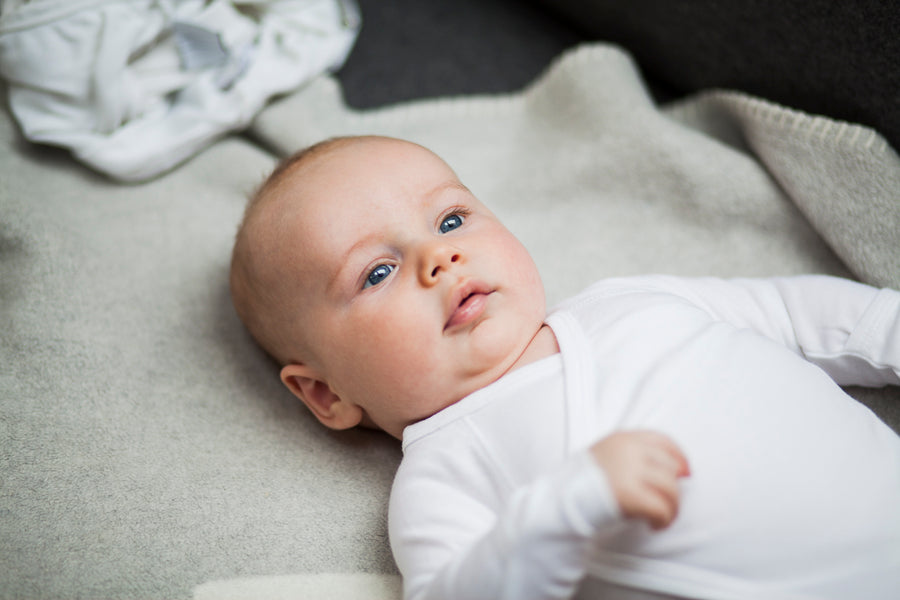 Welche Kleidung für Babys mit Neurodermitis hilft: Tom&Jenny Baby Bodys